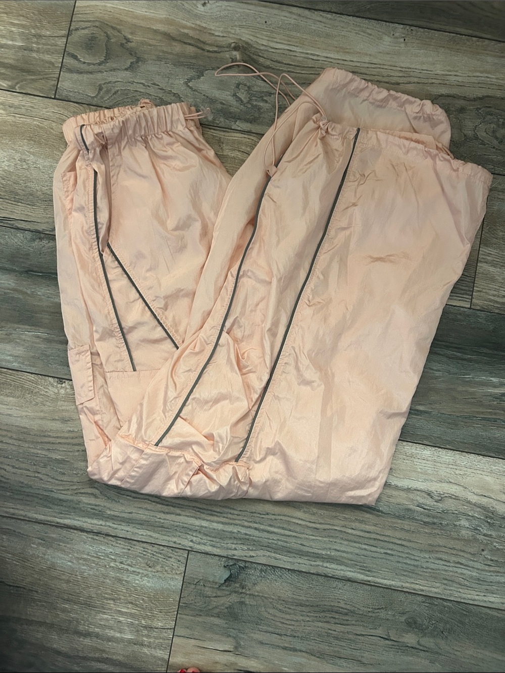 Fashion Nova woman’s PeaWindbreaker Joggers